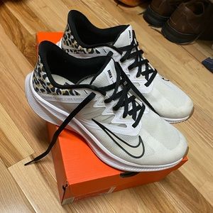 Nike Quest 3 PRM Leopard